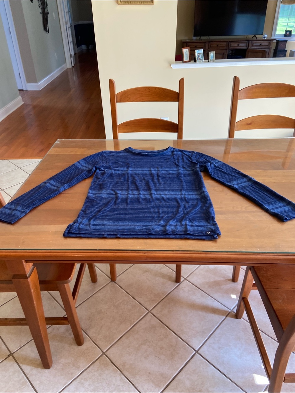American Eagle Lightweight Men’s Top Rich, Vibrant Blues. Summer’s End. Small
